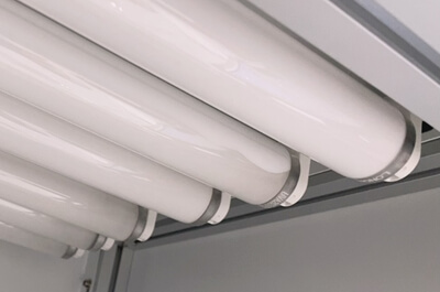 朗普光電UVA340/UVB313老化試驗(yàn)燈：國(guó)產(chǎn)替代進(jìn)口的新選擇？